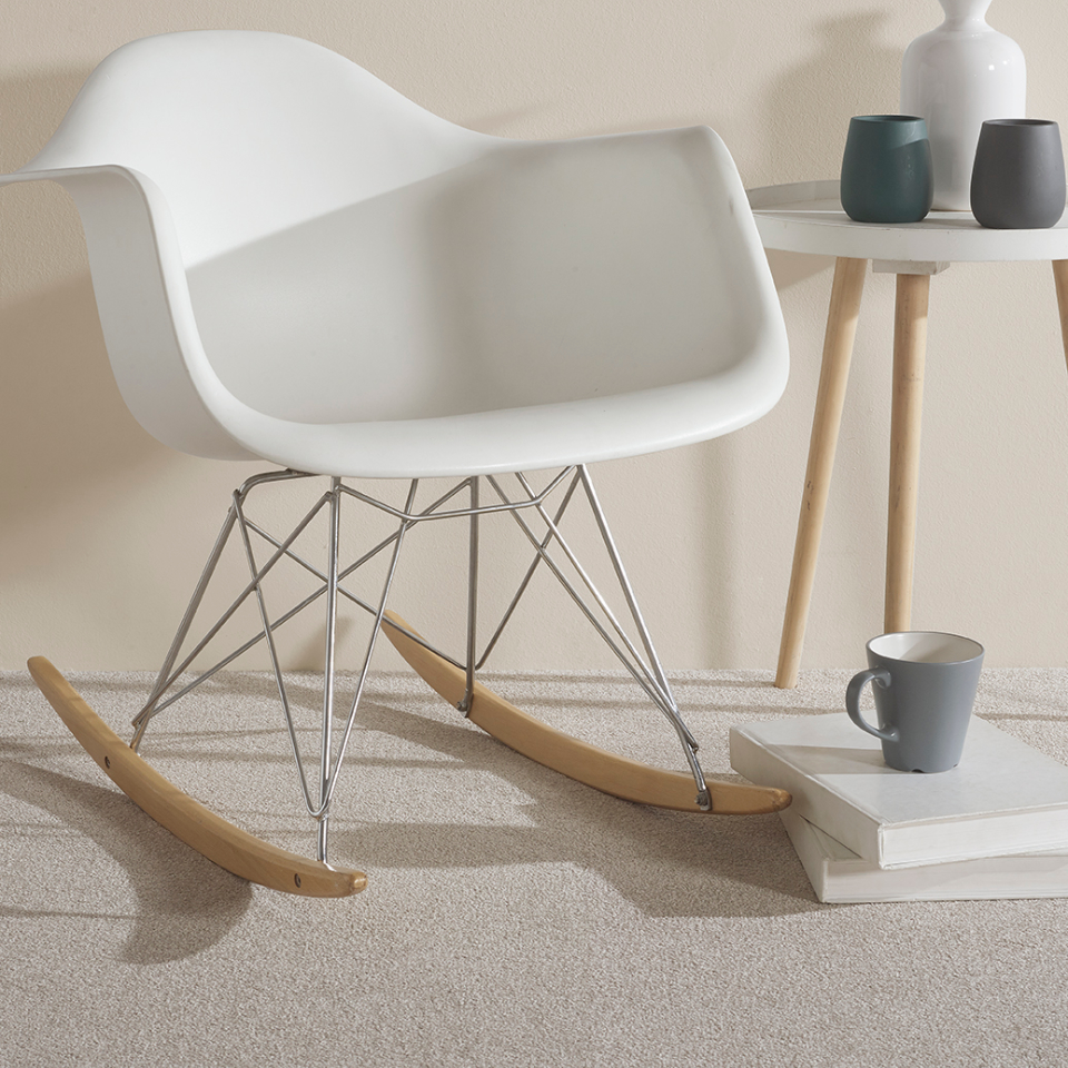 Soft distinction saxony carpet in a room with a desk