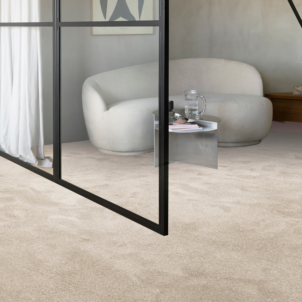 Yukon saxony carpet in colour Blanched Almond